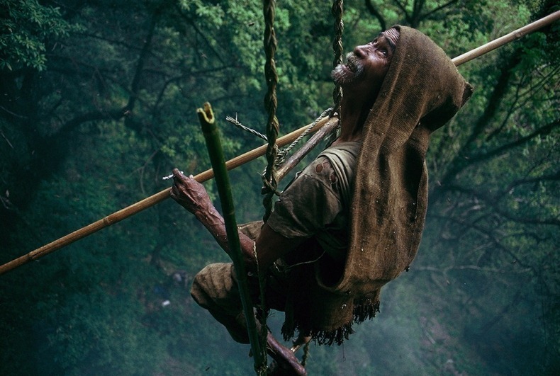 nepal_honey_hunters_02