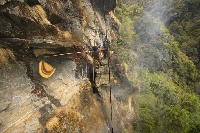 nepal_honey_hunters_20