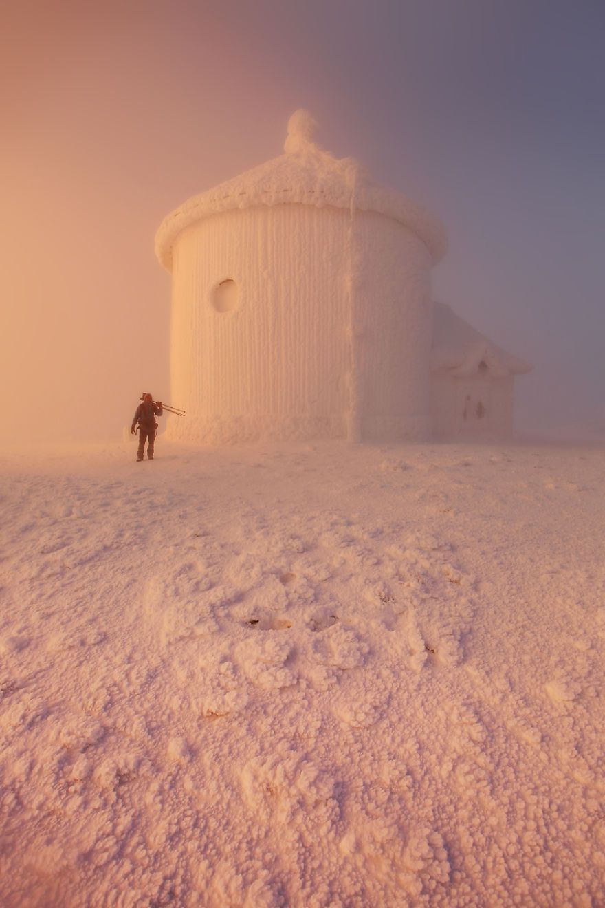 Karol-Nienartowicz-The-Polish-Adventurous-Mountain-Photographer61__880