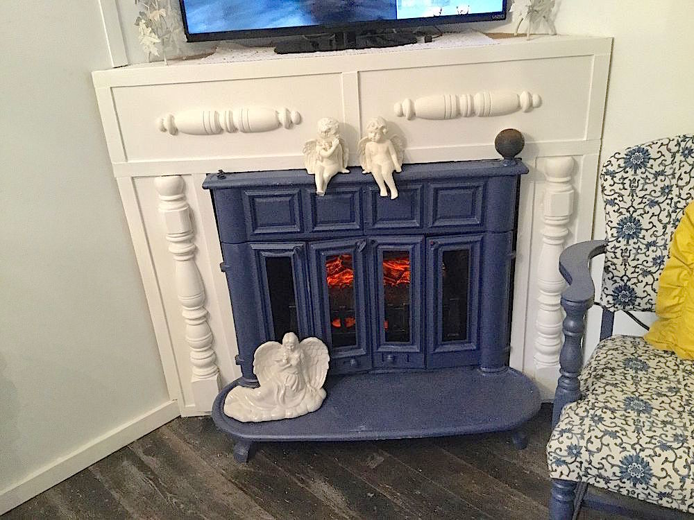 i-turned-an-18-year-old-storage-shed-into-a-cottage-diy-home-decor-home-improvement-3