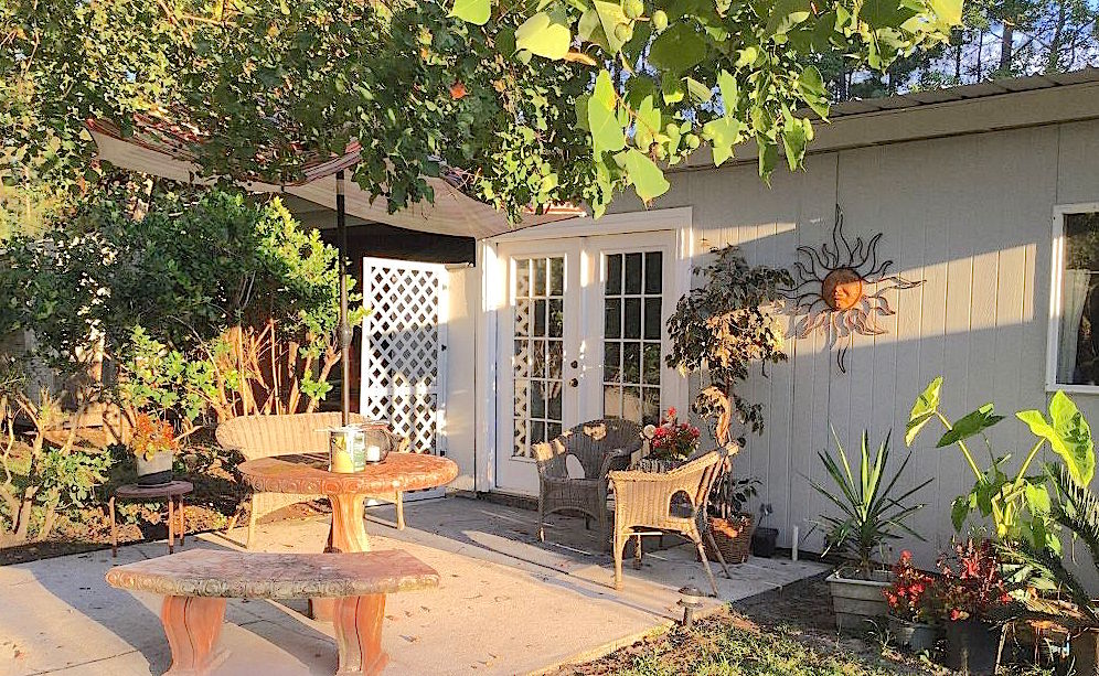 i-turned-an-18-year-old-storage-shed-into-a-cottage-diy-home-decor-home-improvement-8