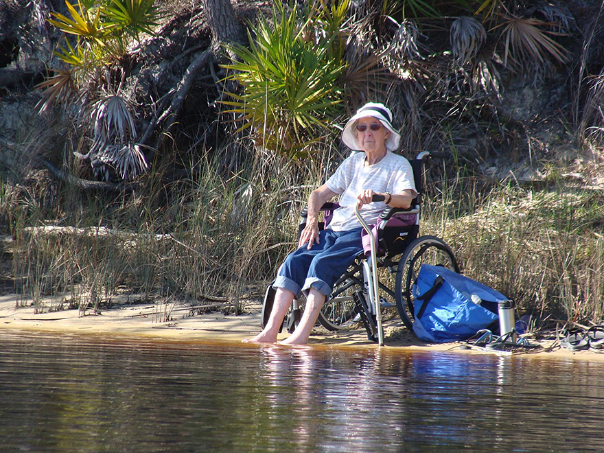90-year-old-woman-road-trip-cancer-treatment-driving-miss-norma-43