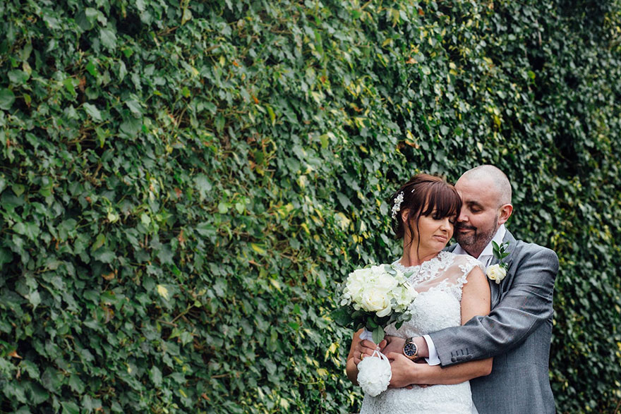 bride-shaves-hair-cancer-terminally-ill-husband-craig-joan-lyons-3